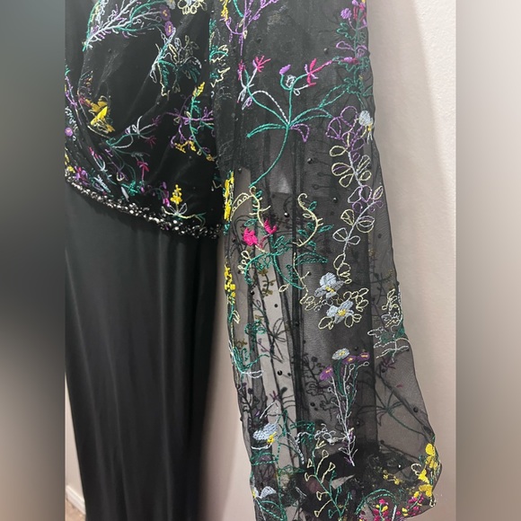 Mac Duggal NEW Embroidered Puff Sleeve Column Gown Size 6 - Picture 5 of 14